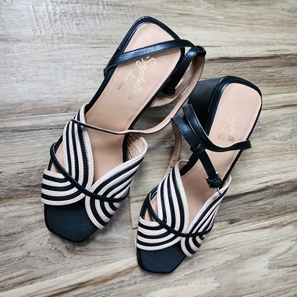 Seychelles Black and Beige Strappy Heels - Picture 3 of 5